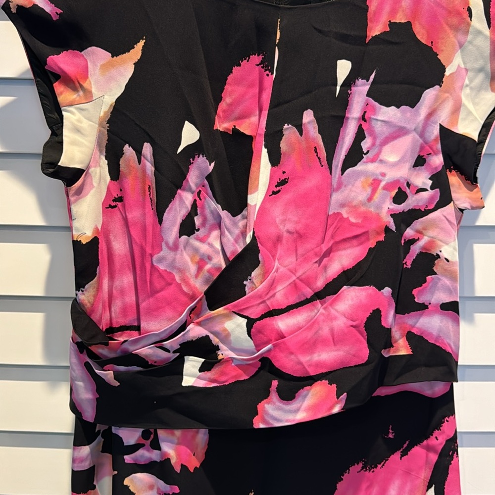 Ann Taylor Pre loved Printed colorful 100% Silk pleated front accent. - Picture 3 of 8